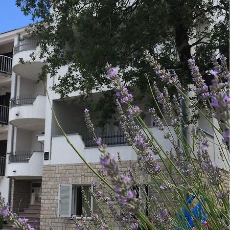 Apartmani Ana Malinska Εξωτερικό φωτογραφία