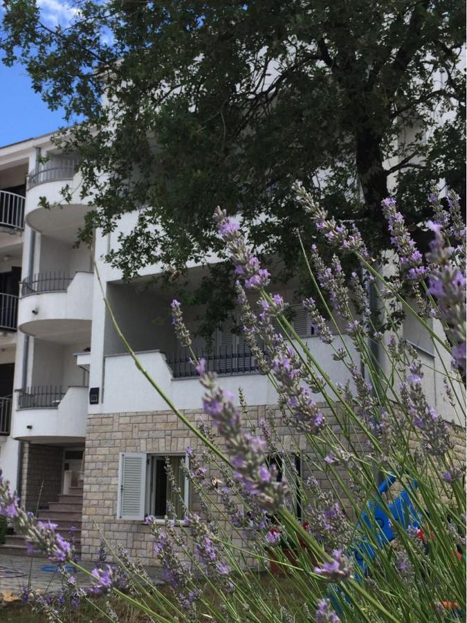 Apartmani Ana Malinska Εξωτερικό φωτογραφία