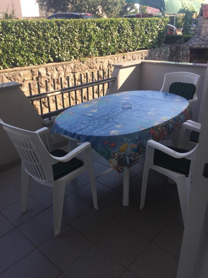 Apartmani Ana Malinska Εξωτερικό φωτογραφία