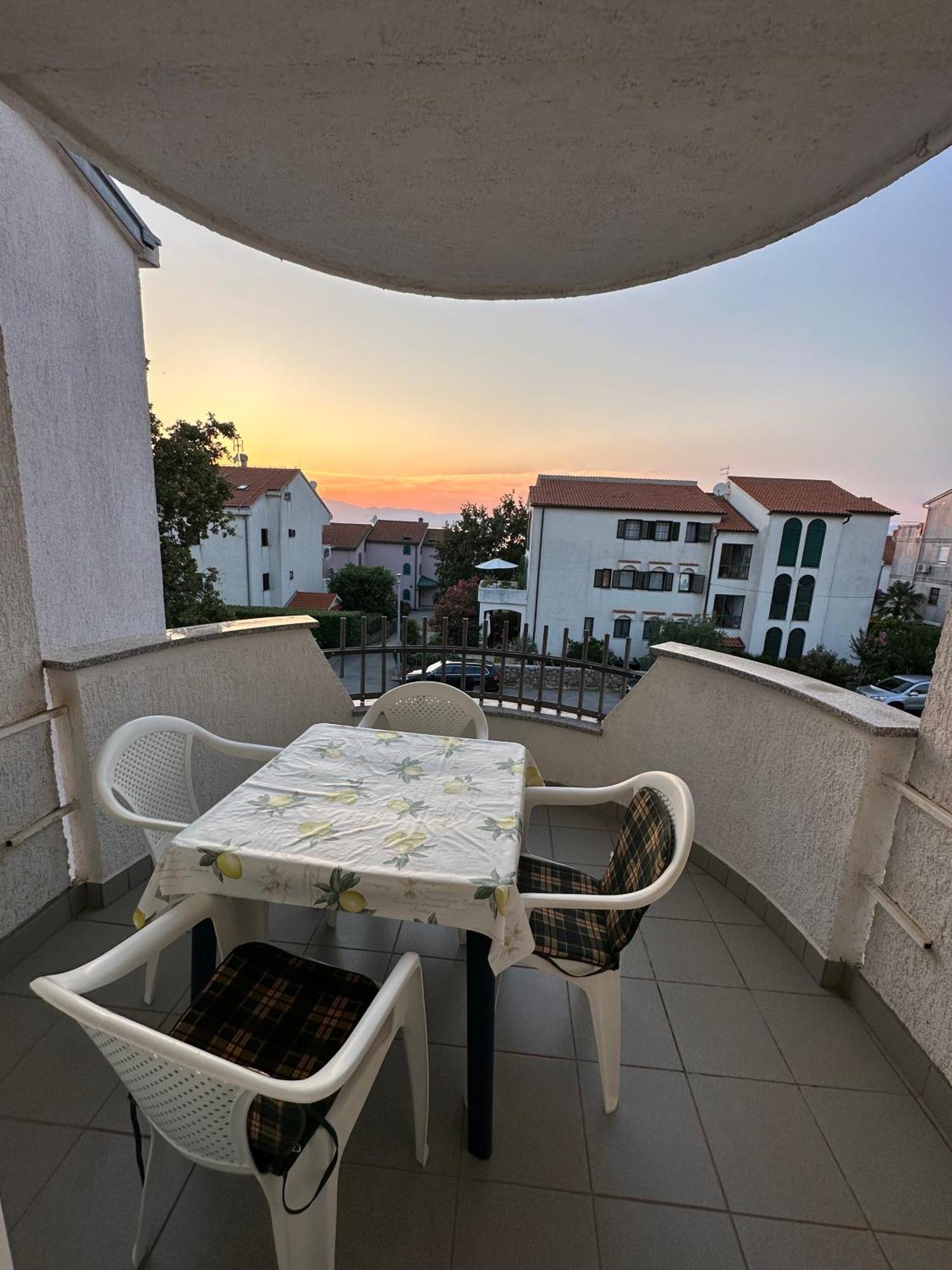 Apartmani Ana Malinska Εξωτερικό φωτογραφία